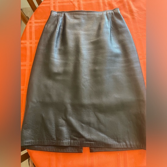 Women’s size 6 Firenze Leather skirt great condition - Picture 1 of 8